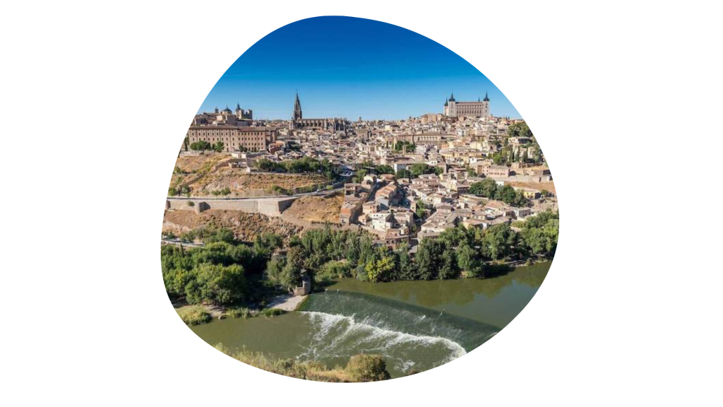 vue de l'Alcazar de Tolède lors d'un voyage scolaire à Tolède