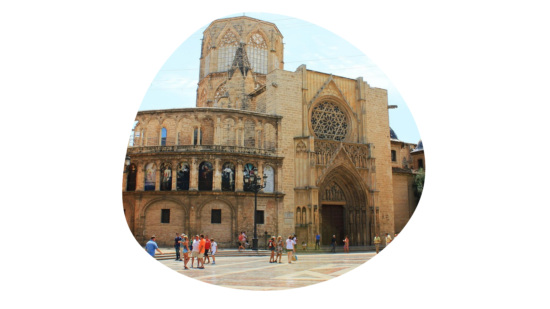 vue de la cathédrale lors d'un voyage scolaire à Valence en Espagne