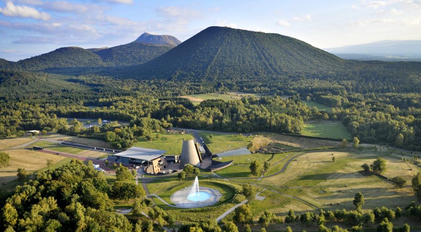 alterrumbo-voyage-scolaire-france-auvergne-volcans-©J-Damase
