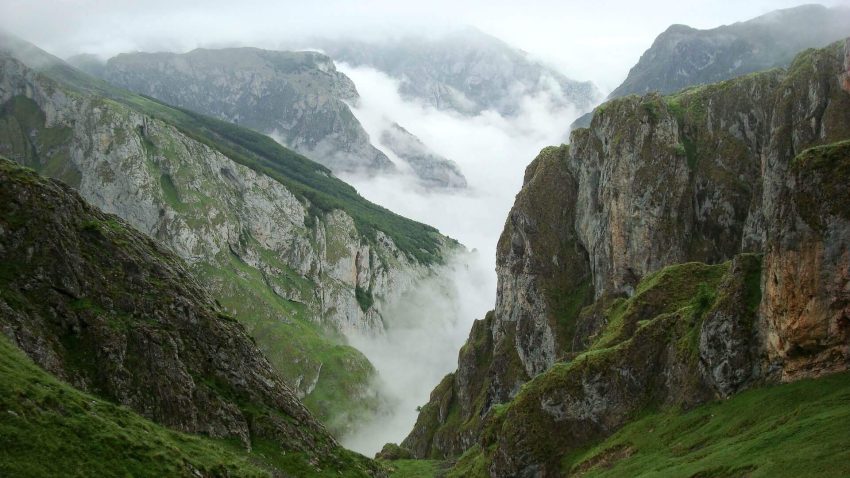 alterrumbo-voyages-espagne-asturies-picos-de-europa-sommet-naranjo-de-bulnes-pixabay-©Raúl-López