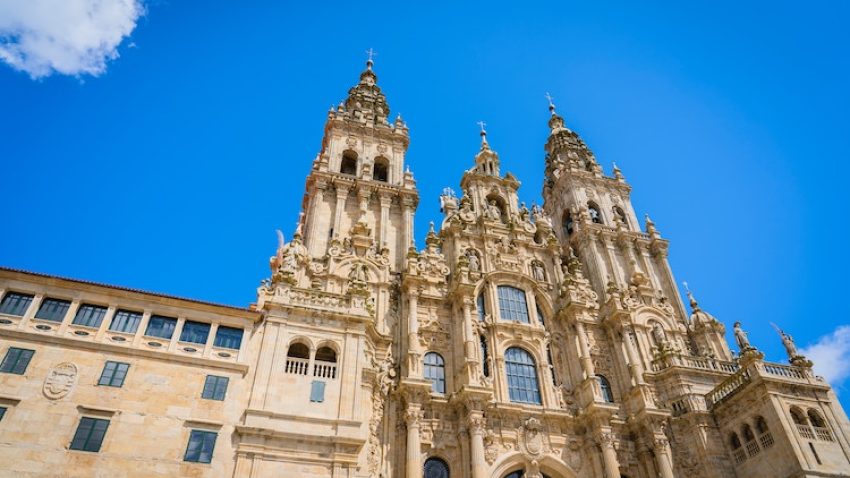 alterrumbo-voyages-scolaires-espagne-saint-jancques-de-compostelle-victoriano-izquierdo